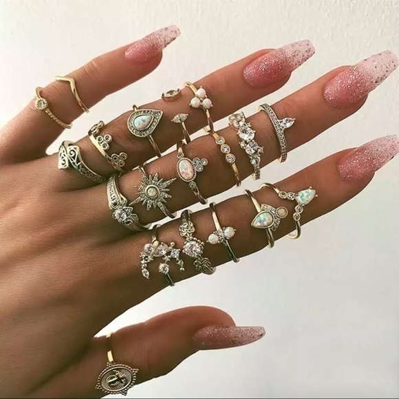 3/$30 💛 Bohemian Gold Ring Set 💛 - Picture 1 of 2